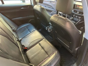 Alfa Stelvio nera q4 (15)