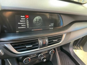 Alfa Stelvio nera q4 (17)