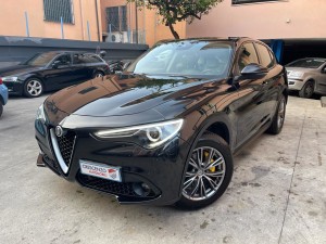Alfa Stelvio nera q4 (2)