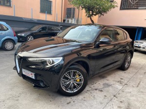 Alfa Stelvio nera q4 (3)