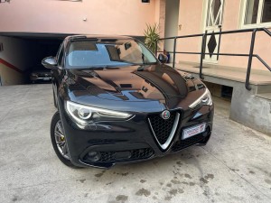 Alfa Stelvio nera q4 (5)