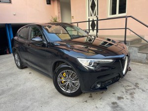Alfa Stelvio nera q4 (6)