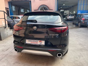 Alfa Stelvio nera q4 (8)