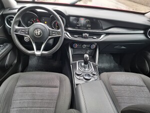 Alfa Stelvio rossa crescenzo automobili (12)