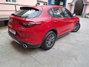Alfa stelvio rossa (10)