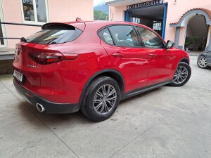 Alfa stelvio rossa (11)