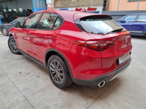 Alfa stelvio rossa (7)