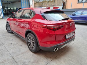 Alfa stelvio rossa (8)